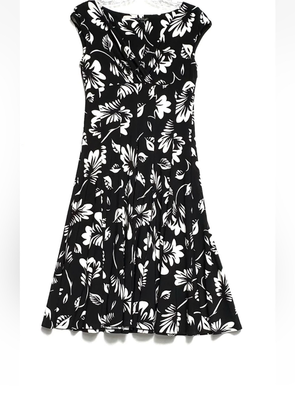 THEORY Fit Flare LARGE Botanical Dress Stretch Pleated Ruched floral Swing Black